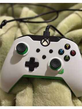 Xbox Wired White and Green Controller - Ergonomic Gaming Pad